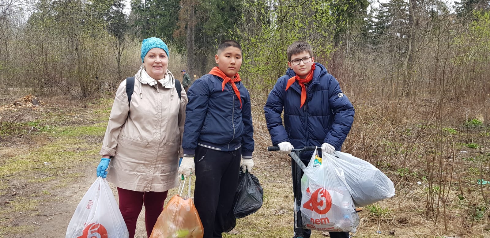 Коммунисты и пионеры города Королёва провели субботник