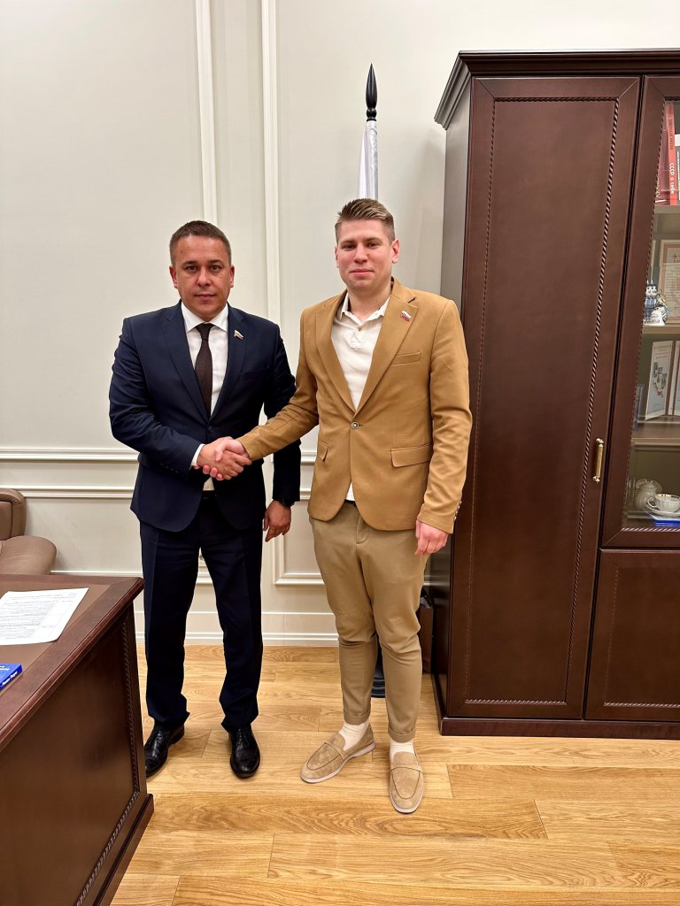 Депутат от КПРФ Д.Д. Рендаков обсудил с сенатором РФ Айратом Гибатдиновым развитие молодежной политики