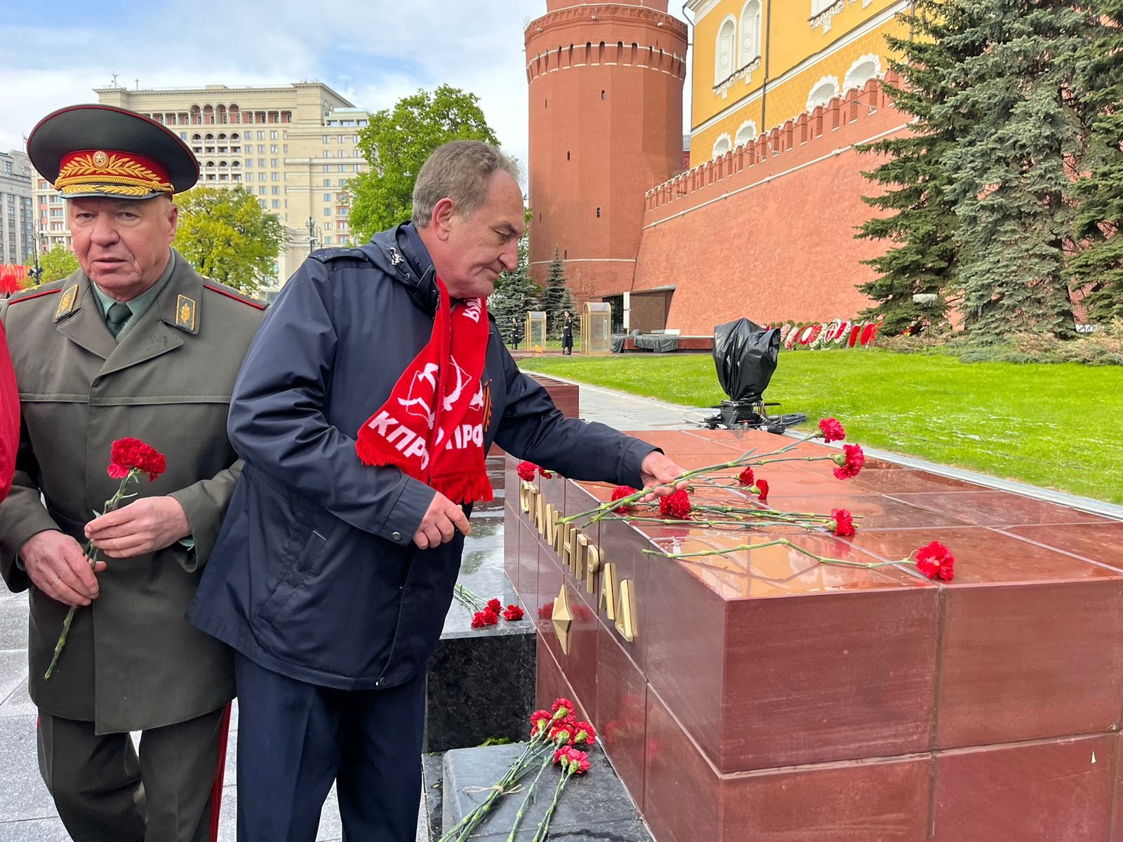 Фашизм не пройдет!