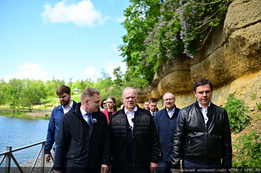 Председатель ЦК КПРФ Геннадий Зюганов прибыл в город Орел