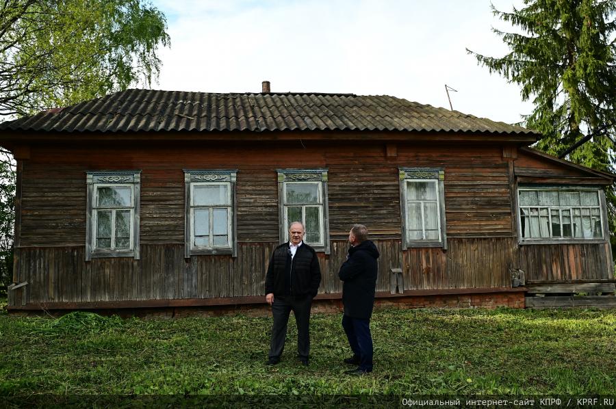 Председатель ЦК КПРФ Геннадий Зюганов прибыл в город Орел