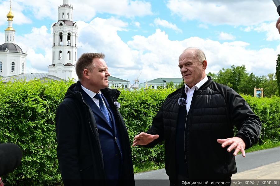 Председатель ЦК КПРФ Геннадий Зюганов прибыл в город Орел