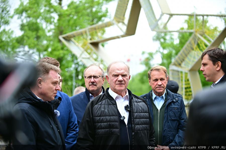 Председатель ЦК КПРФ Геннадий Зюганов прибыл в город Орел