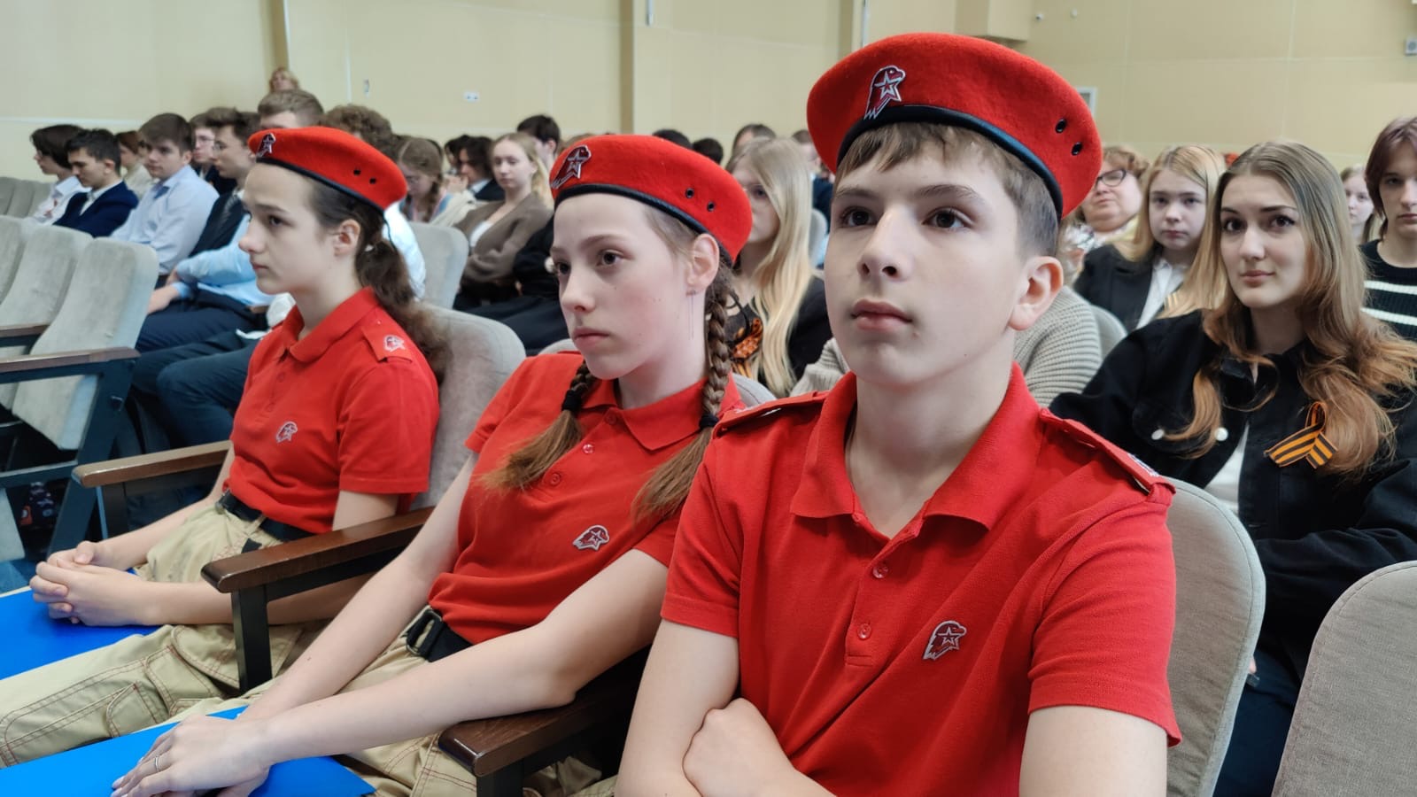 Руководители «Союза советских офицеров» провели Уроки мужества