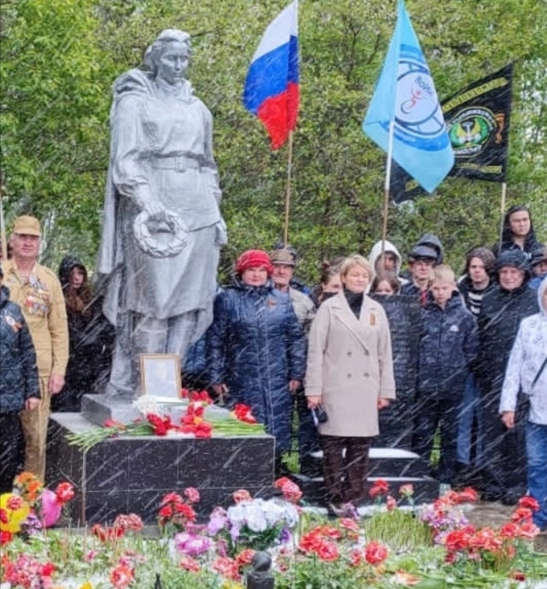 Коммунисты поздравили жителей д. Турово с Днем Победы