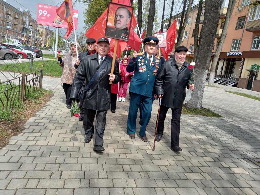 Возложение цветов Электростальским ГК КПРФ