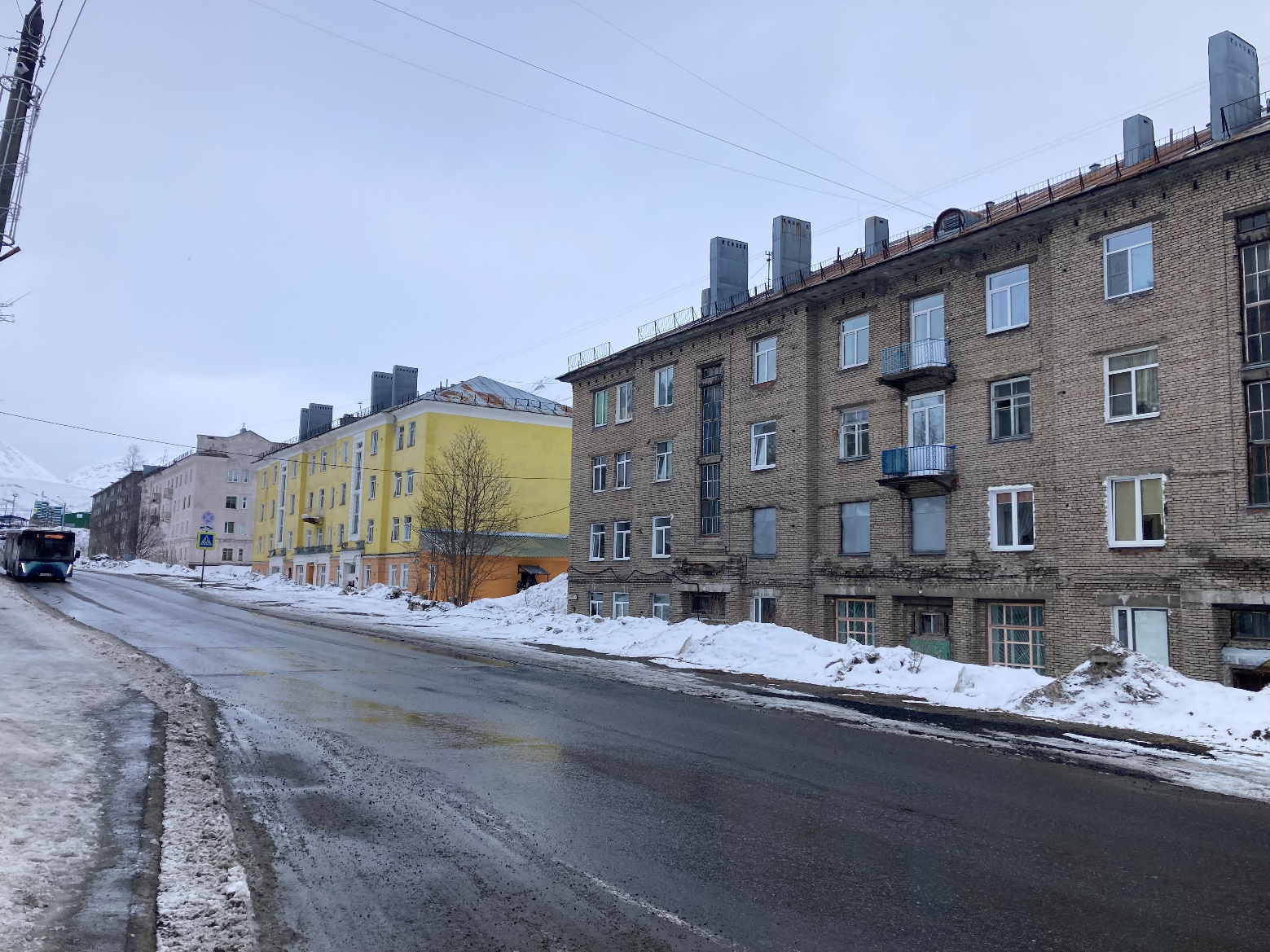Креативная презентация серого моногорода