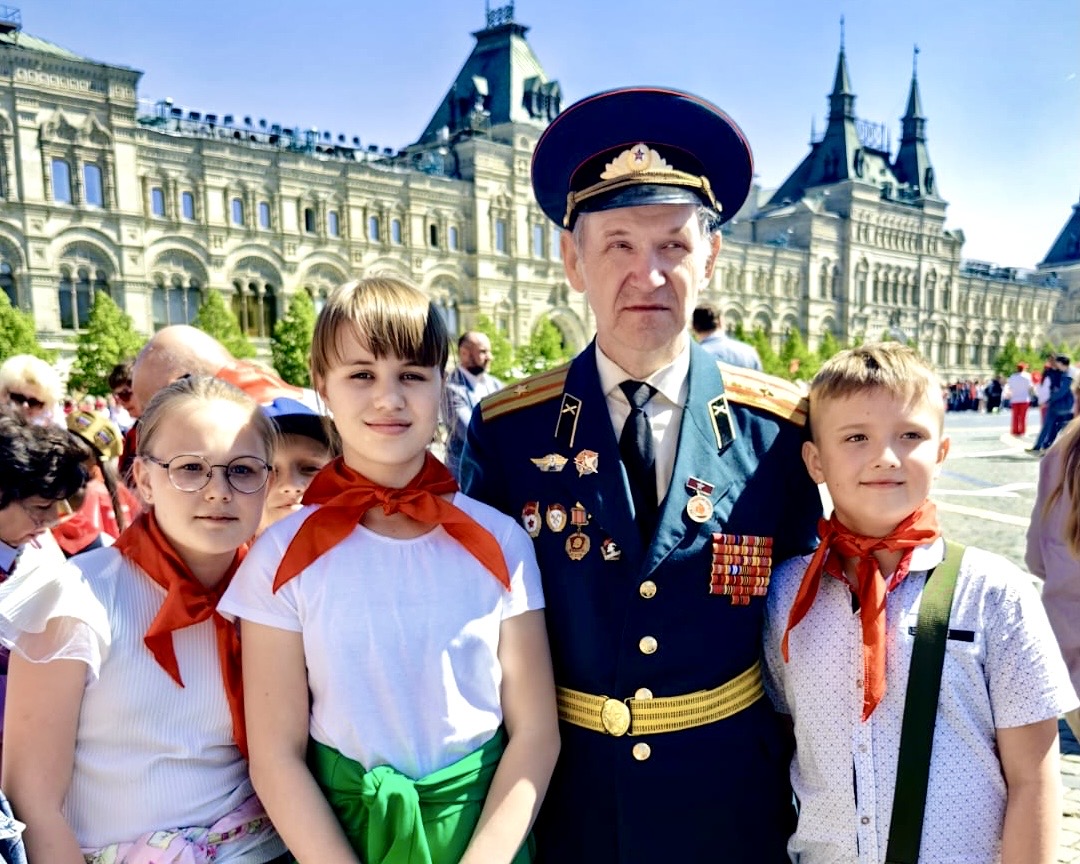 Коломенские пионеры на Красной площади вступили в ряды пионерии