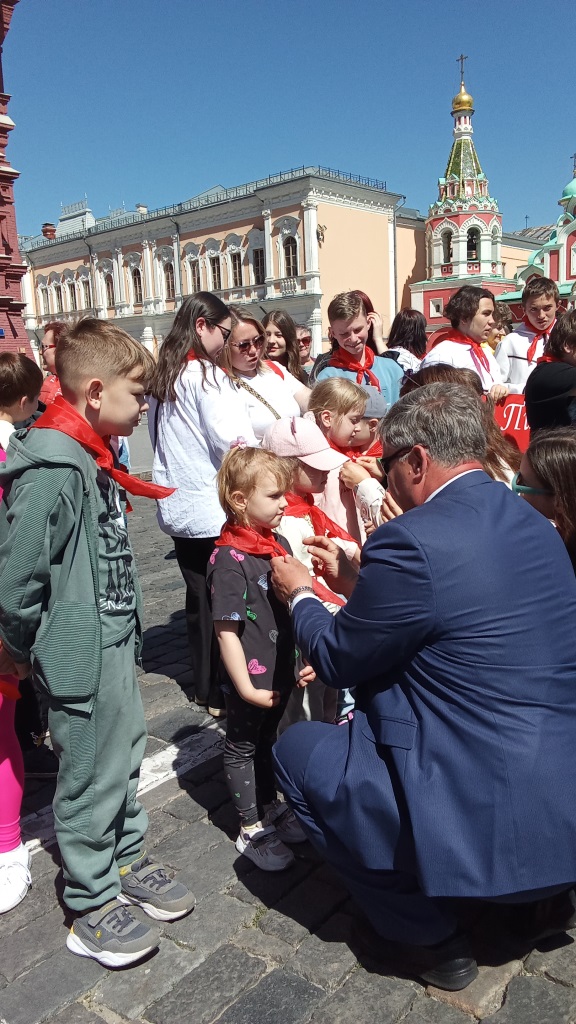 Ребята из Серпухова на всероссийской пионерской линейке в Москве