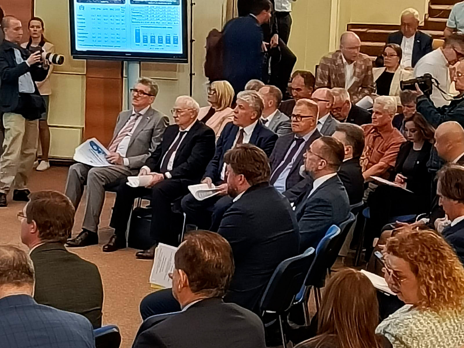 Подмосковные коммунисты приняли участие в парламентских слушаниях в Государственной Думе