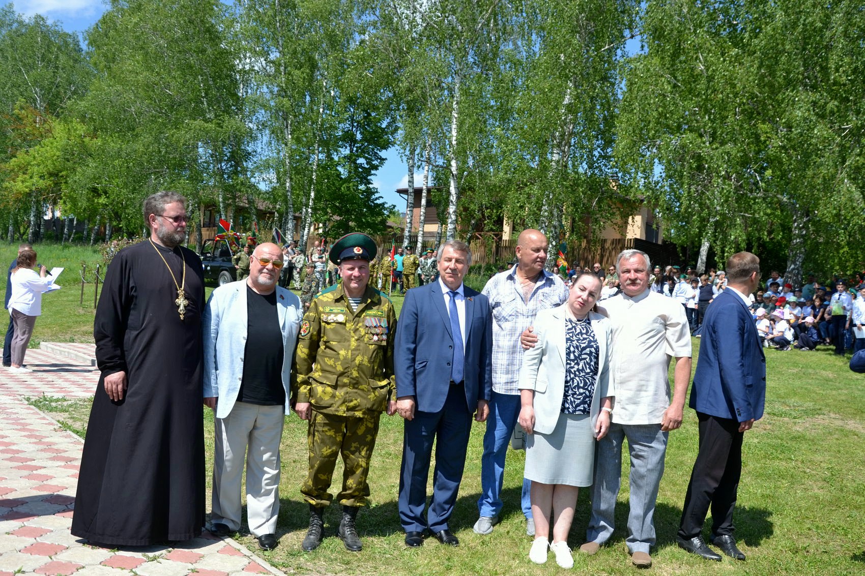 По поручению руководителя фракции КПРФ в Мособлдуме Александра Наумова в Озёрах поздравили ветеранов-пограничников