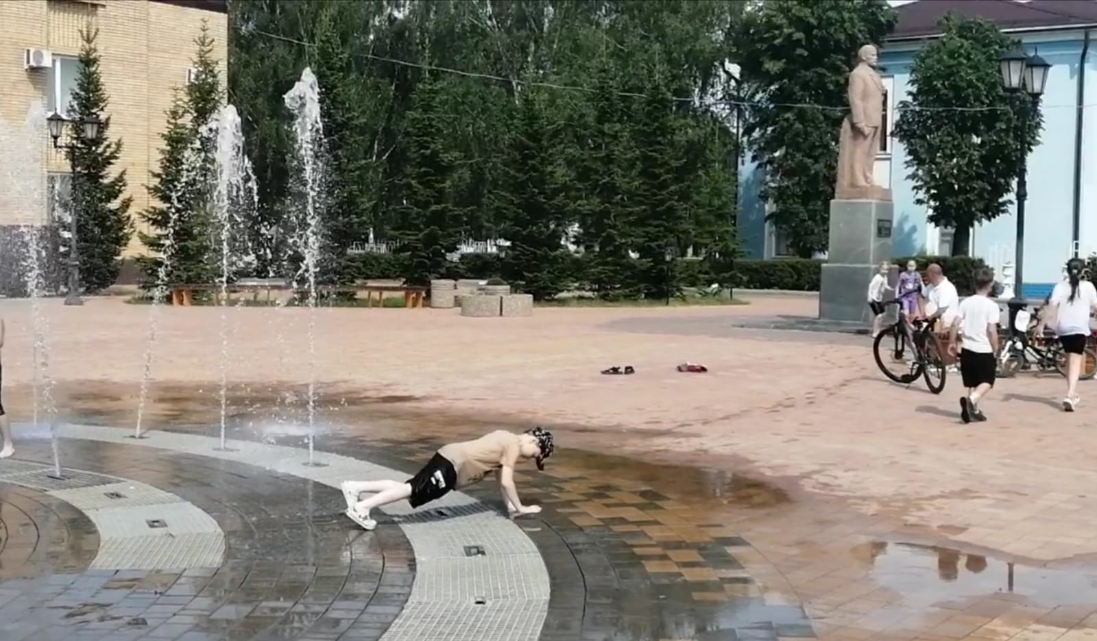 Рабочий день депутатов-коммунистов