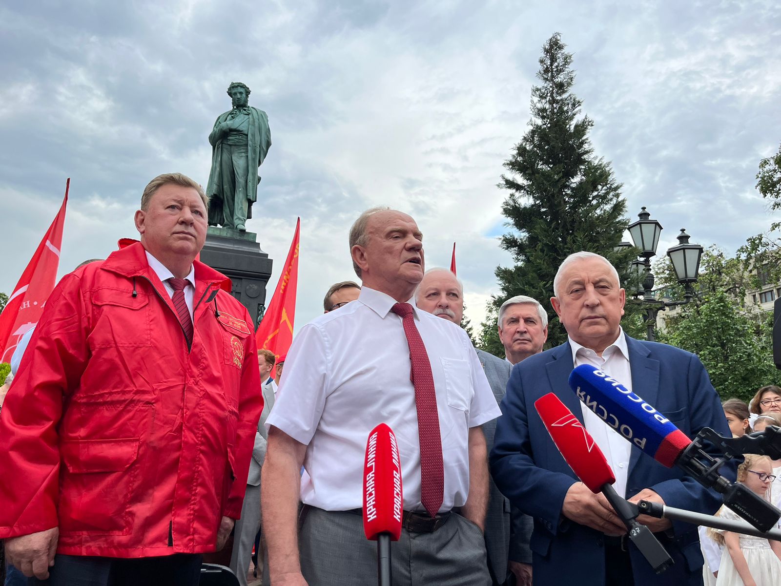 В Москве прошла патриотическая акция, посвященная Дню русского языка и Пушкинскому Дню России