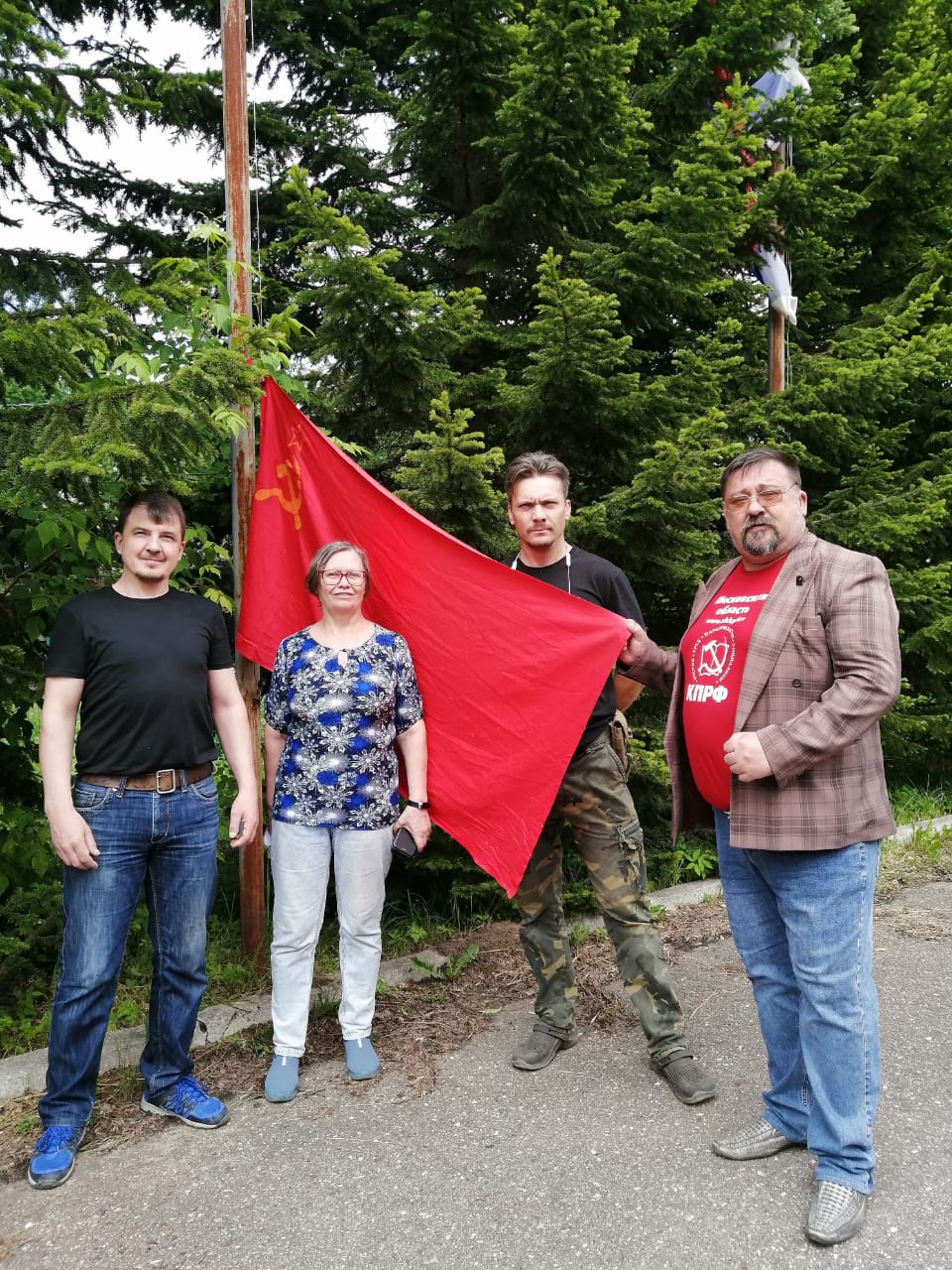 И снова реет Красный флаг над Шаховской!