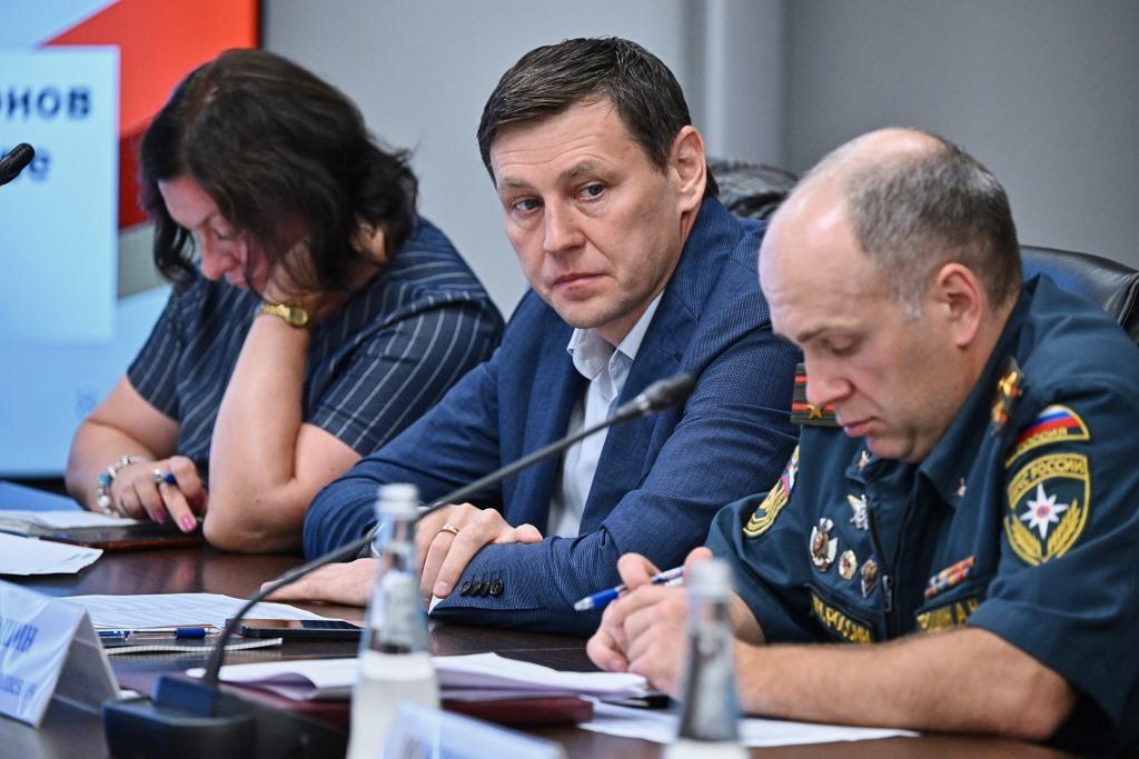 Руководитель фракции КПРФ Александр Наумов: Законодатели должны обеспечить социальную поддержку спасателей Подмосковья!