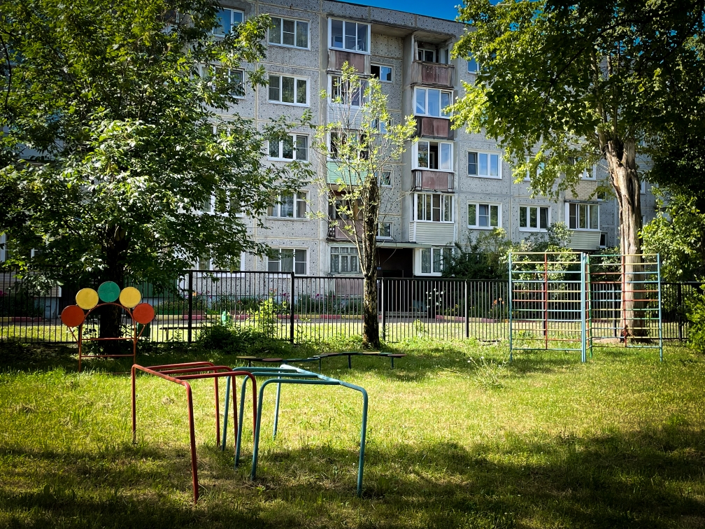 Депутат Мособлдумы Марк Черемисов осмотрел новое ограждение в детском саду в Богородском городском округе