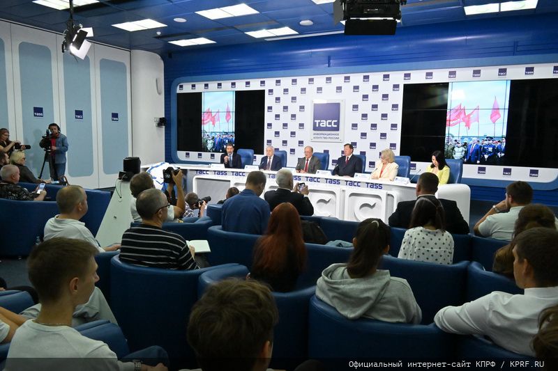 Г.А. Зюганов: «Законодательные инициативы КПРФ помогут справиться с нацизмом и бандеровщиной!»