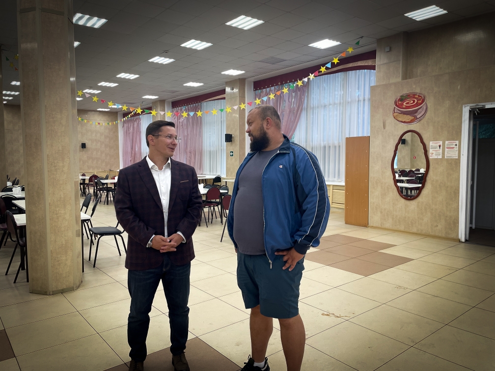 Депутат Мособлдумы Марк Черемисов посетил детский оздоровительный лагерь «Мир на озере» в Богородском округе