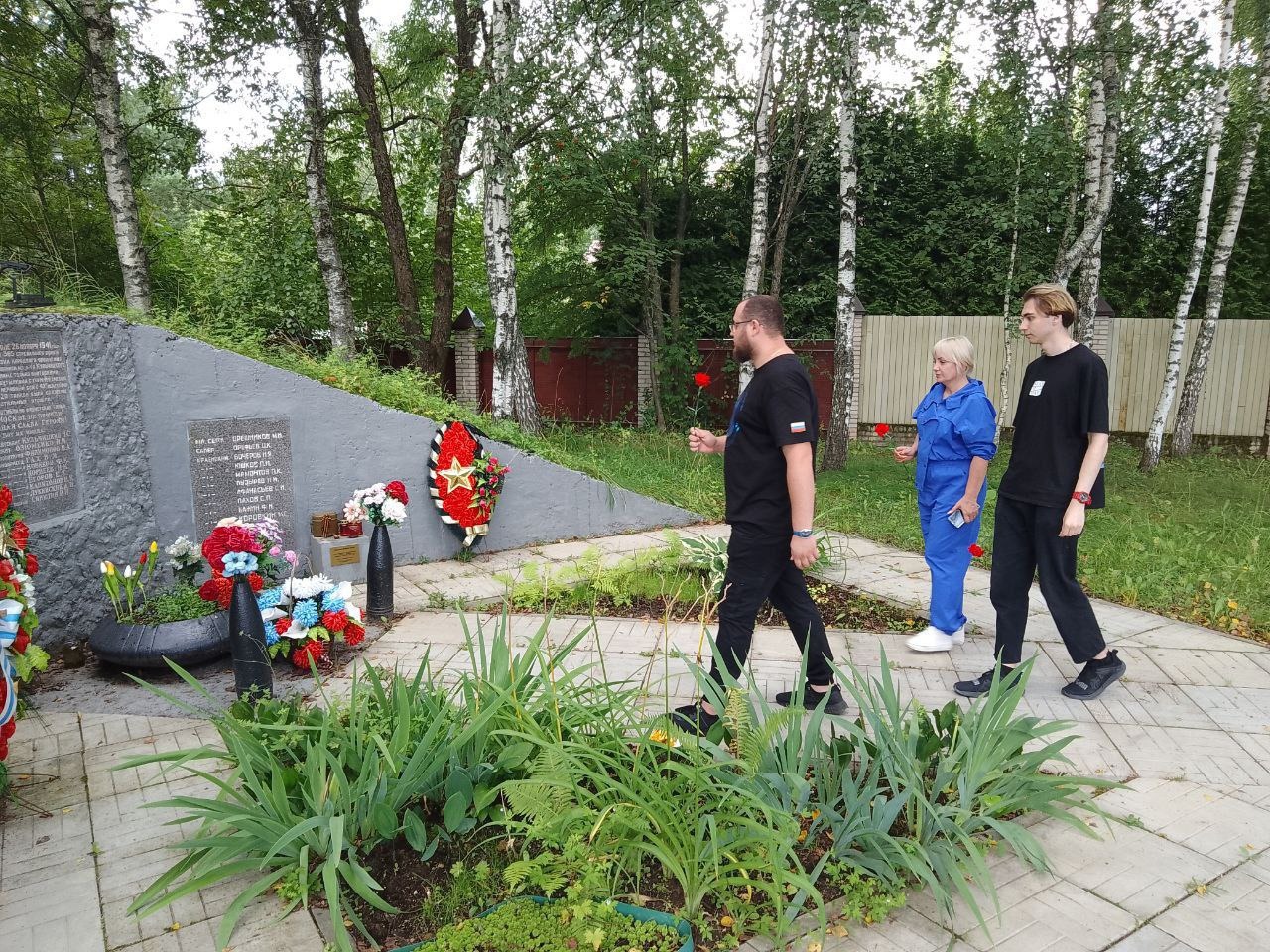 Памятник, посвященный Подвигу взвода