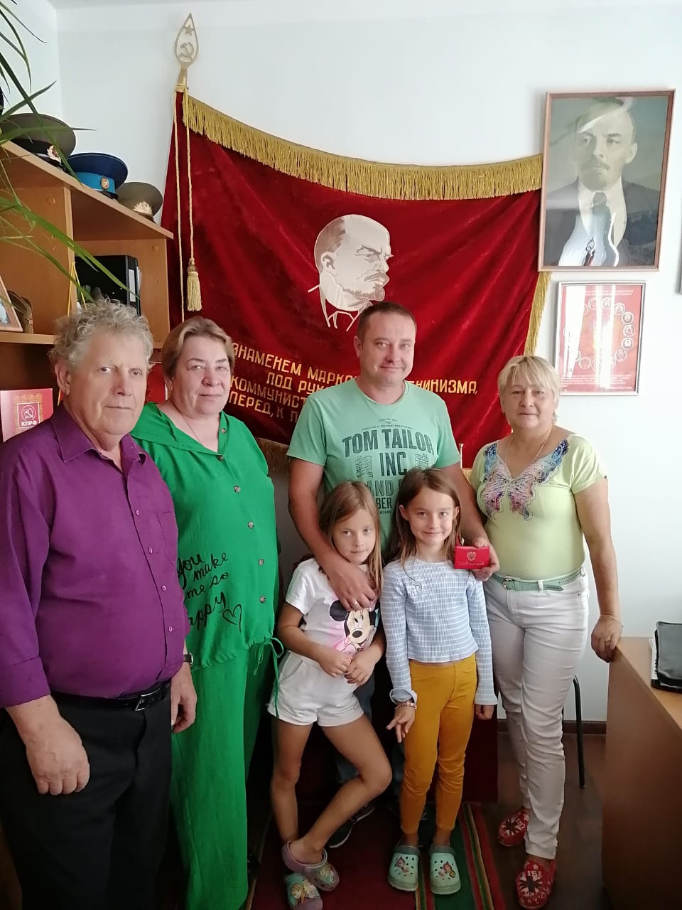 Шаховские коммунисты шагают только вперед!