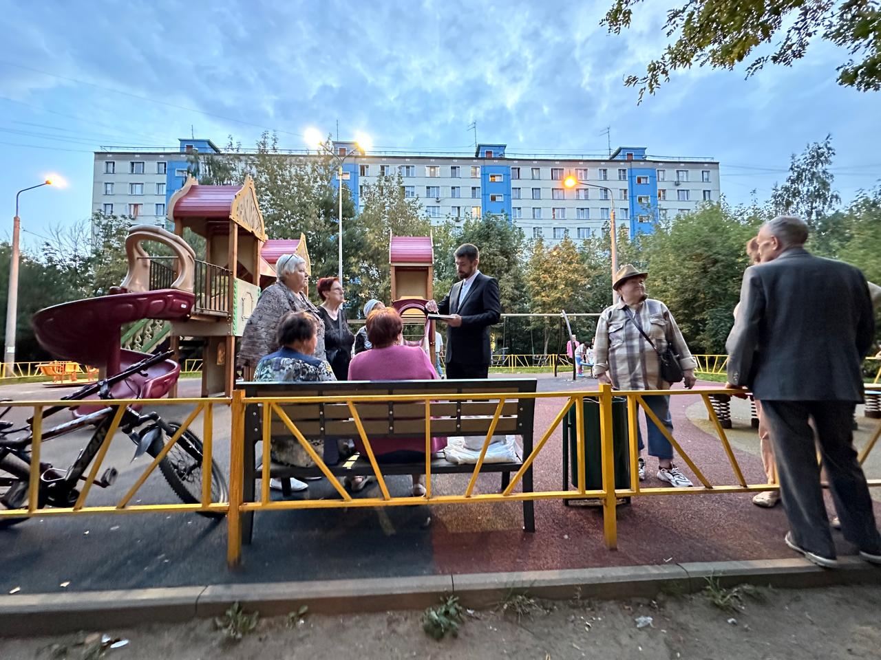 Встреча жителей с кандидатом Митрясовым Артёмом в Королёве