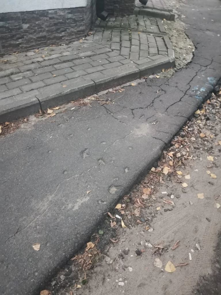 Жители Королёва рассказали кандидату в депутаты Даниилу Лунёву о проблемах в домах на улице Прудной в Королёве