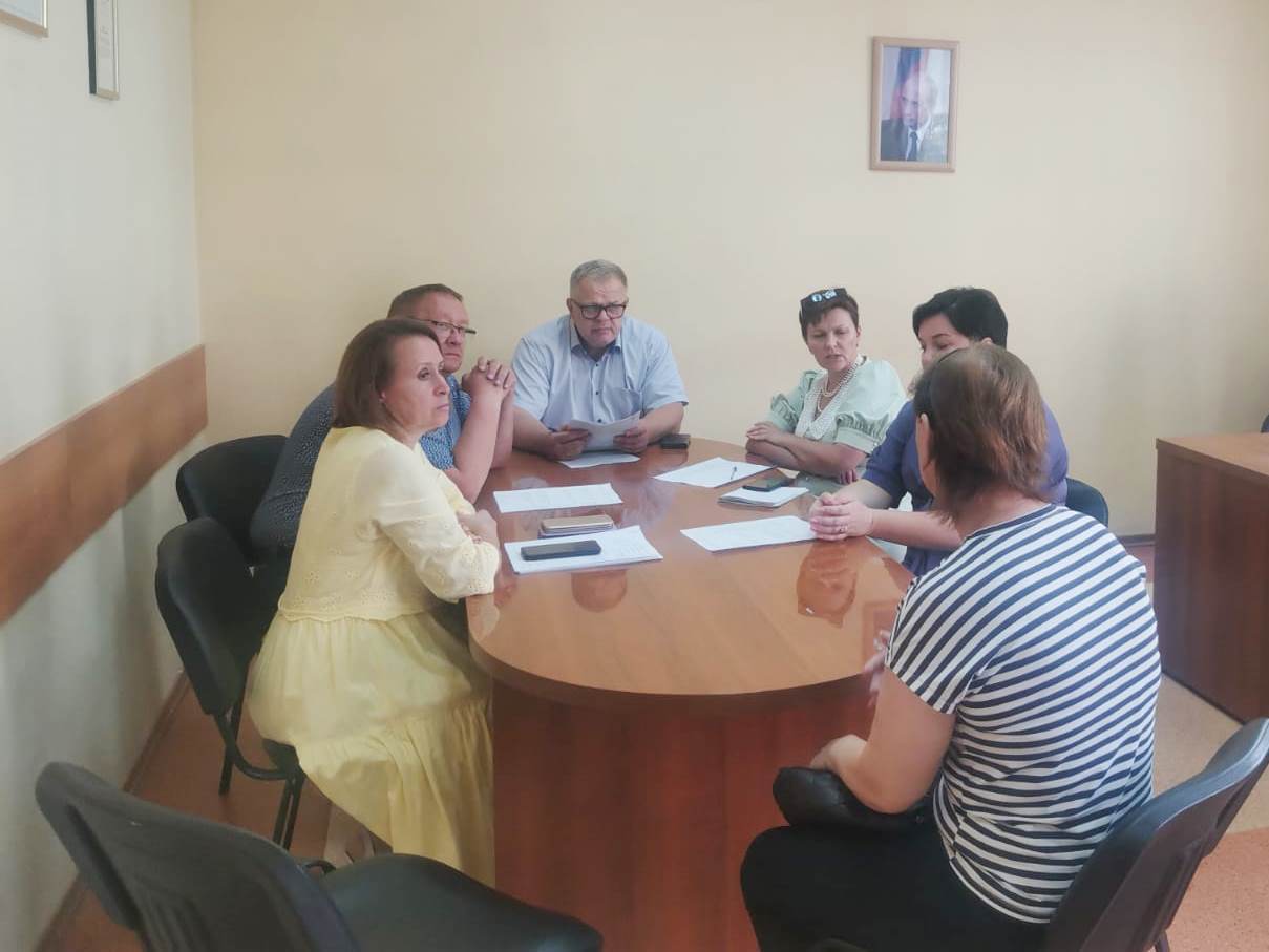 Руководитель фракции КПРФ Александр Наумов провел прием граждан в Домодедово