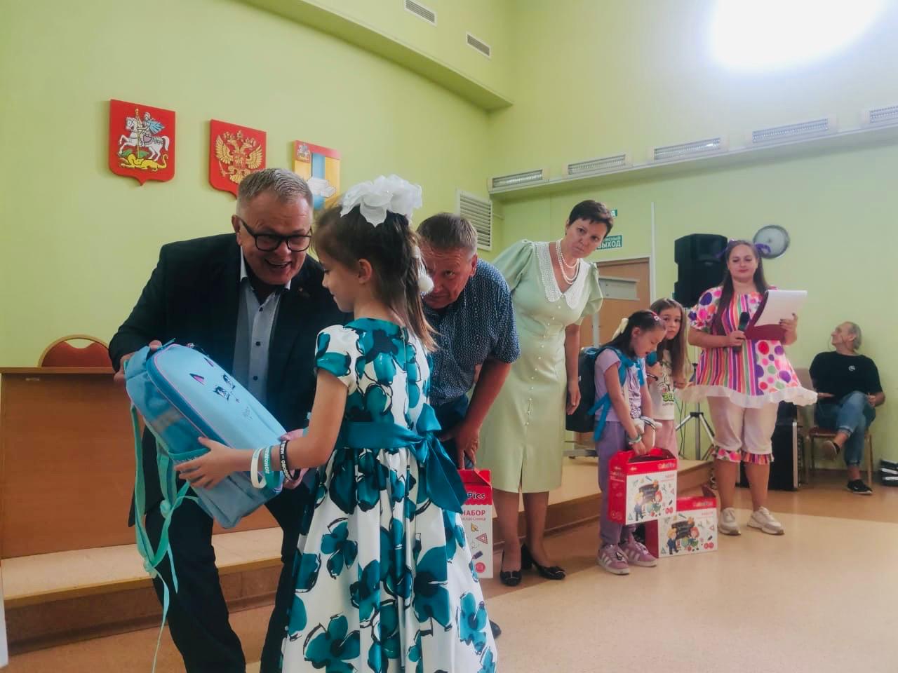 Руководитель фракции КПРФ в Мособлдуме Александр Наумов: Все мы родом из детства!