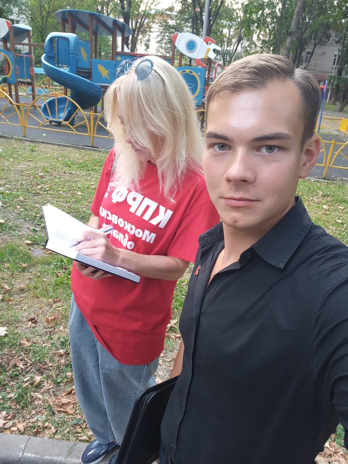 Состоялась встреча кандидата в депутаты Клима Шумихина с избирателями на улице Карла Либкнехта и Коминтерна