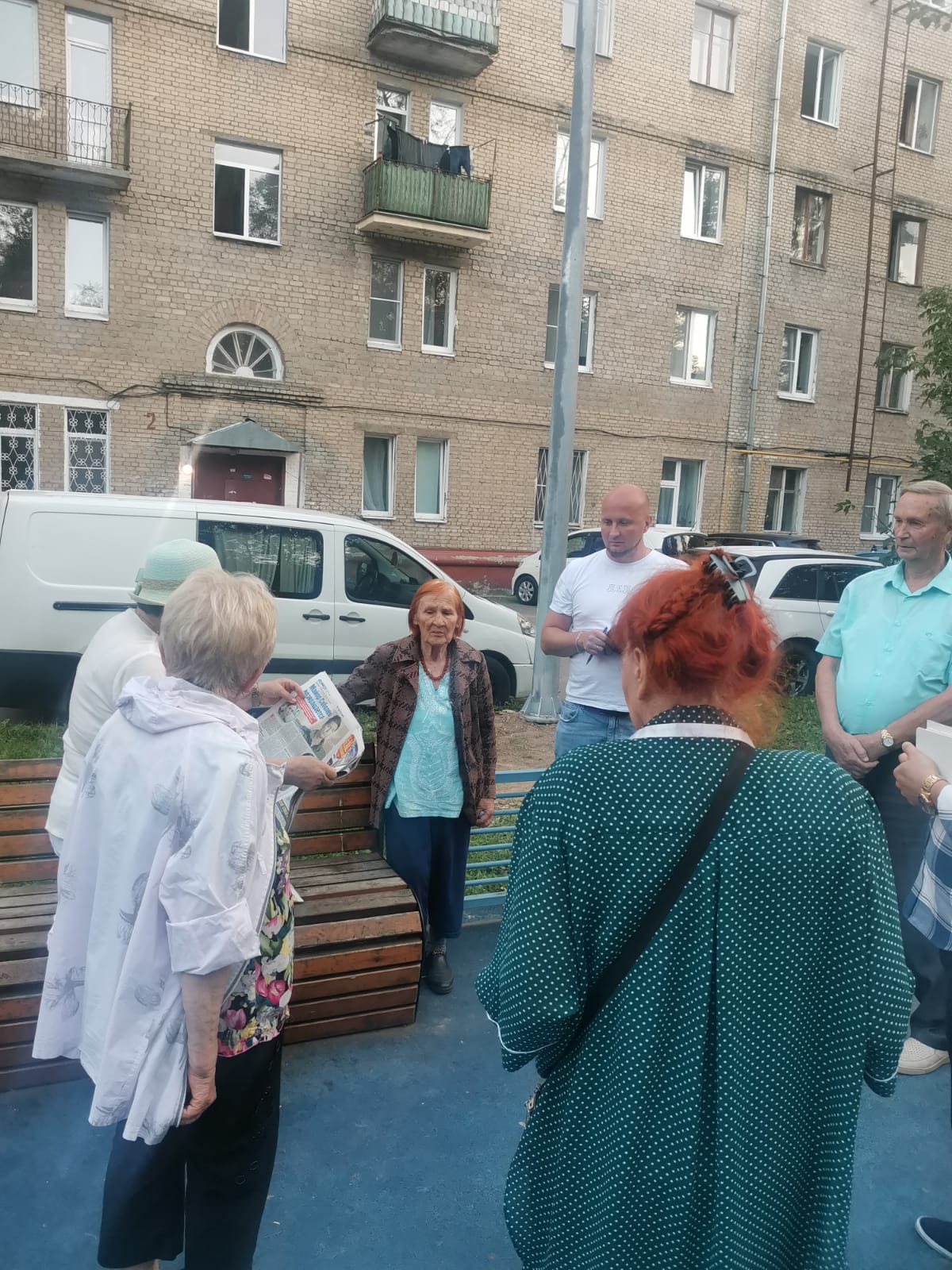 Сохранить лес и решить проблемы в ЖКХ попросили жители на улице Трудовой в Королёве