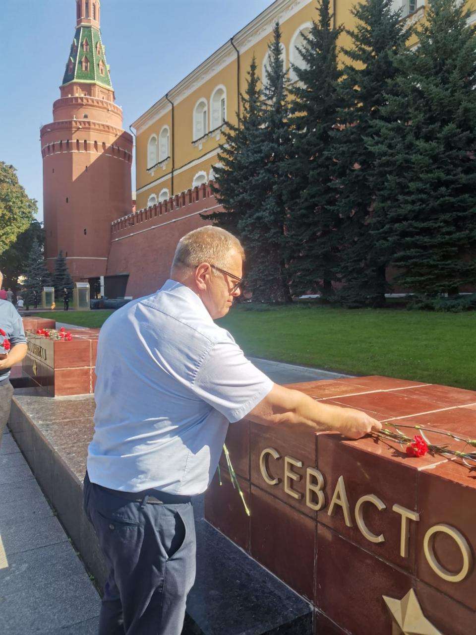 Руководитель фракции КПРФ в Мособлдуме Александр Наумов: Победили фашизм в 1945 – победим и сейчас!