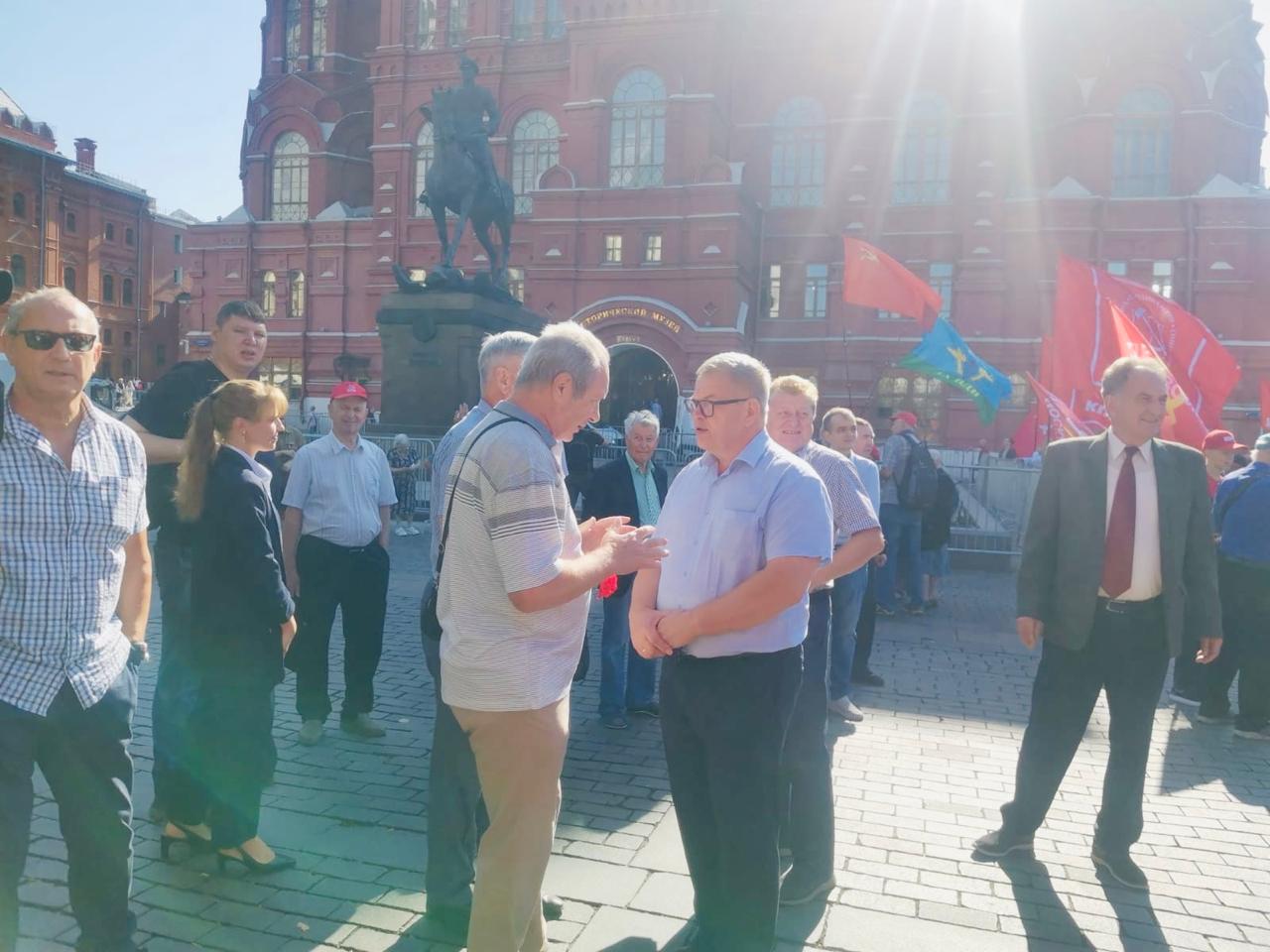 Руководитель фракции КПРФ в Мособлдуме Александр Наумов: Победили фашизм в 1945 – победим и сейчас!