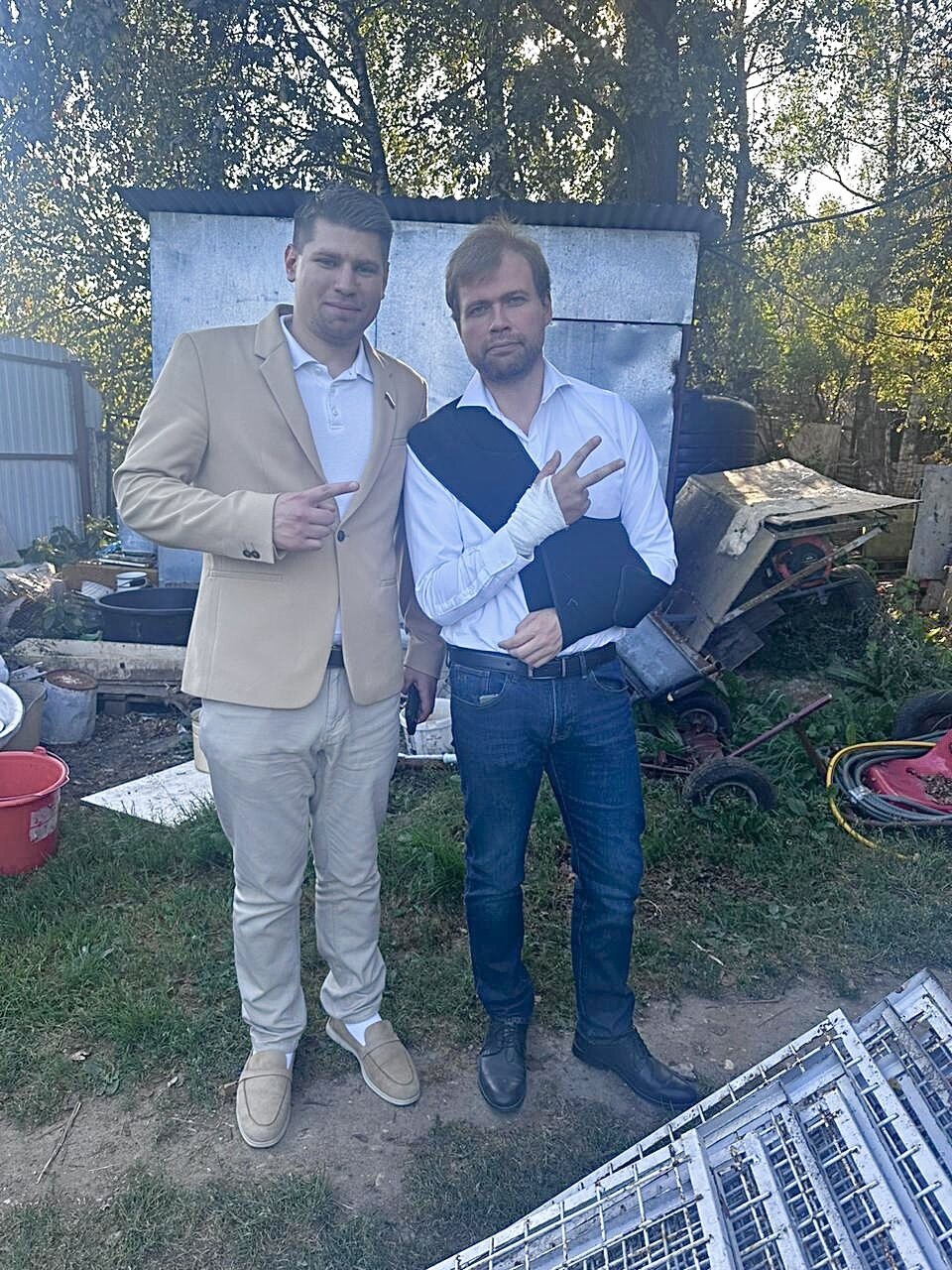 Депутат Лобни Даниил Рендаков и депутат Москвы Леонид Зюганов посетили приют для животных