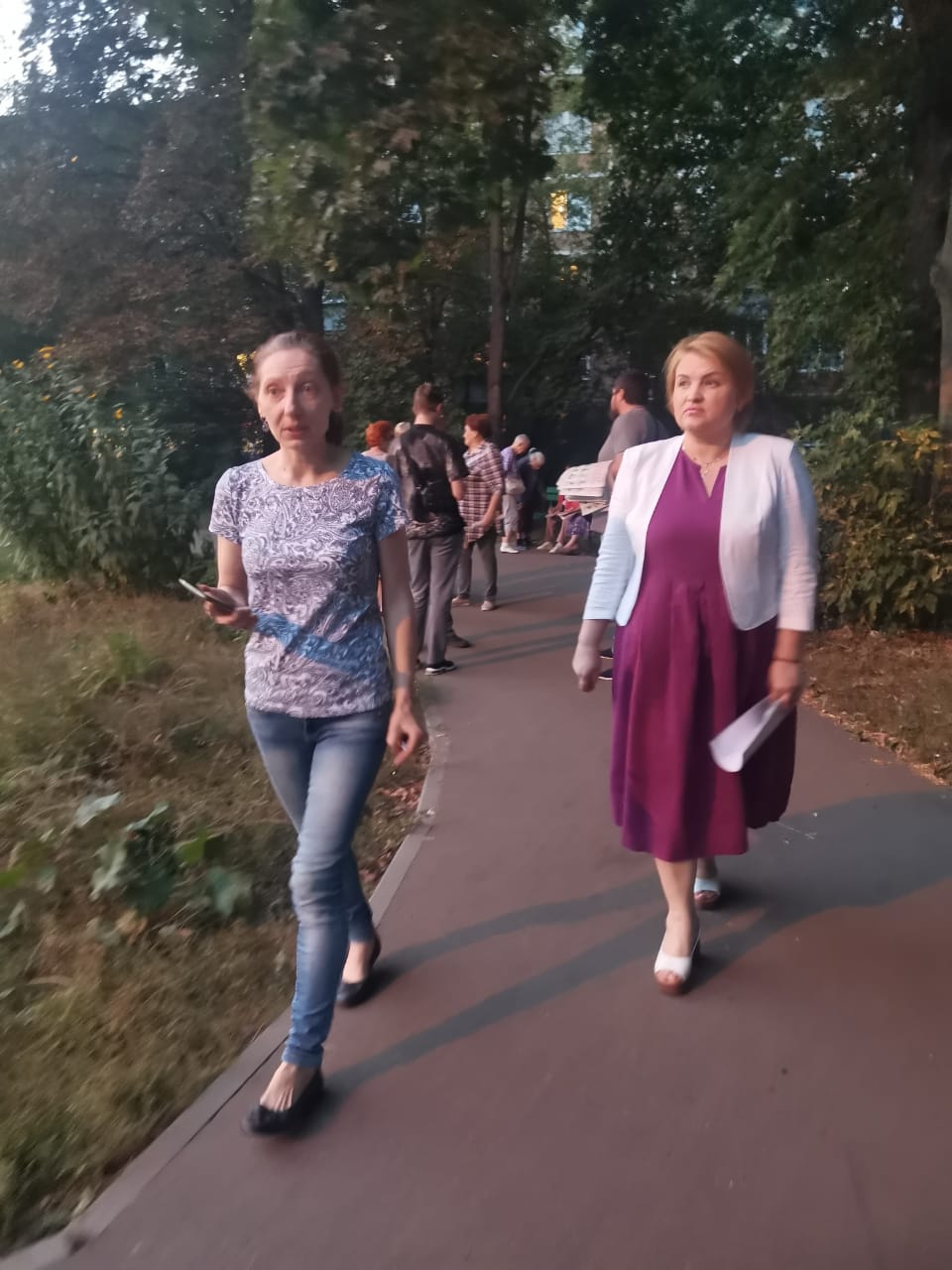 Сразу несколько наказов от избирателей получила кандидат в депутаты в Королёве