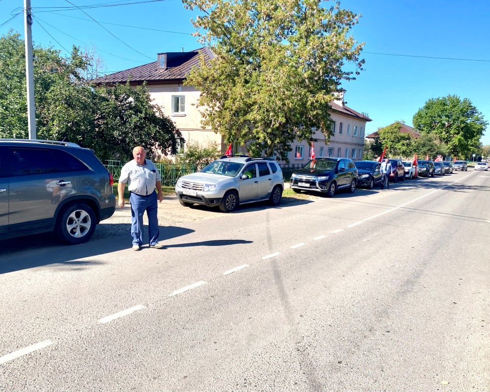 В Луховицах прошел красный автопробег «За честные выборы»