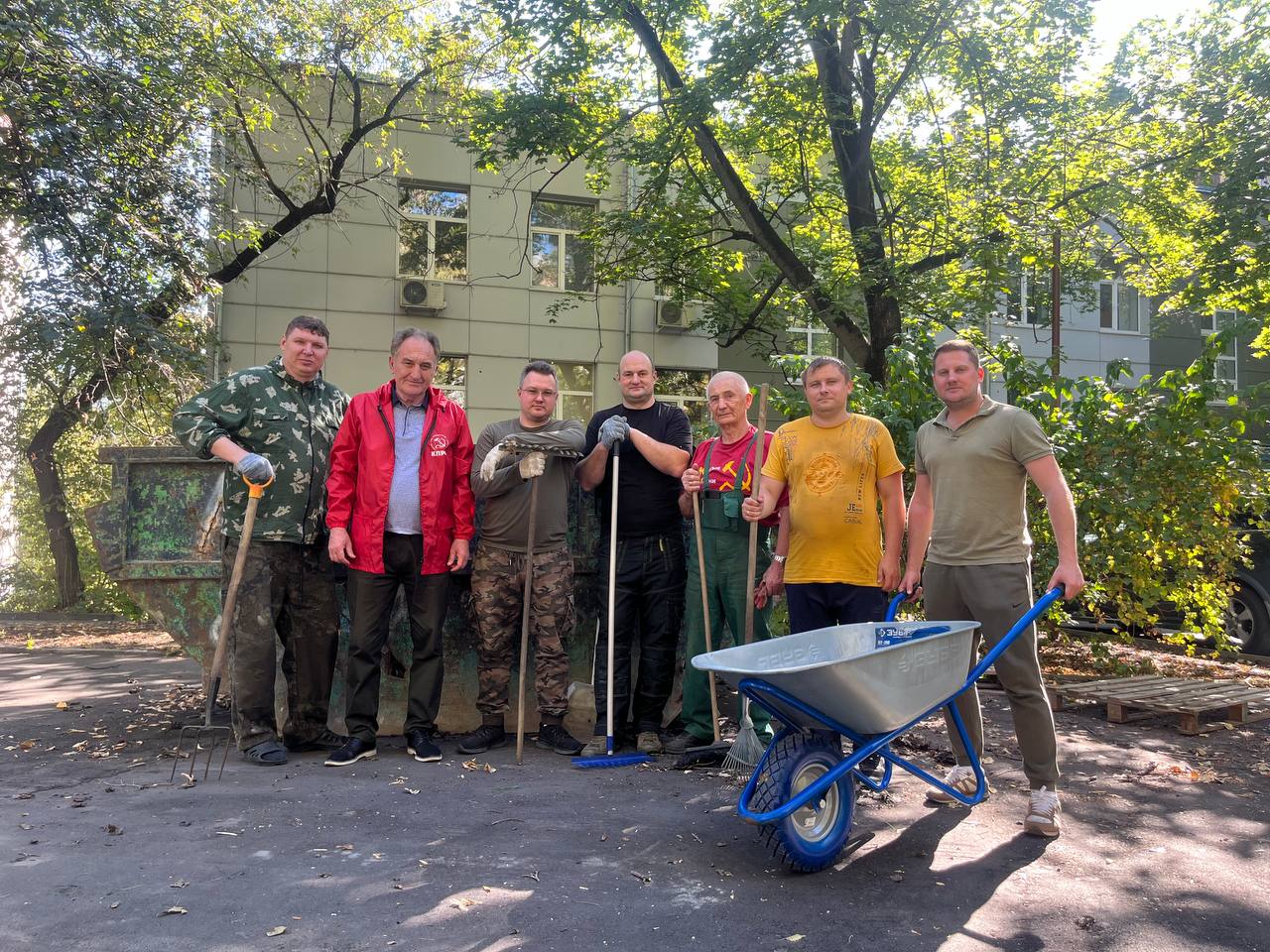 Ленинский субботник прошел на территории подмосковного Обкома