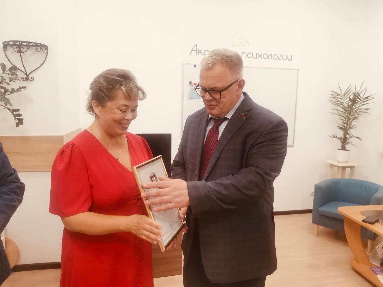 Руководитель фракции КПРФ в Мособлдуме Александр Наумов: Линия фронта проходит через наши сердца. Победа будет за нами!