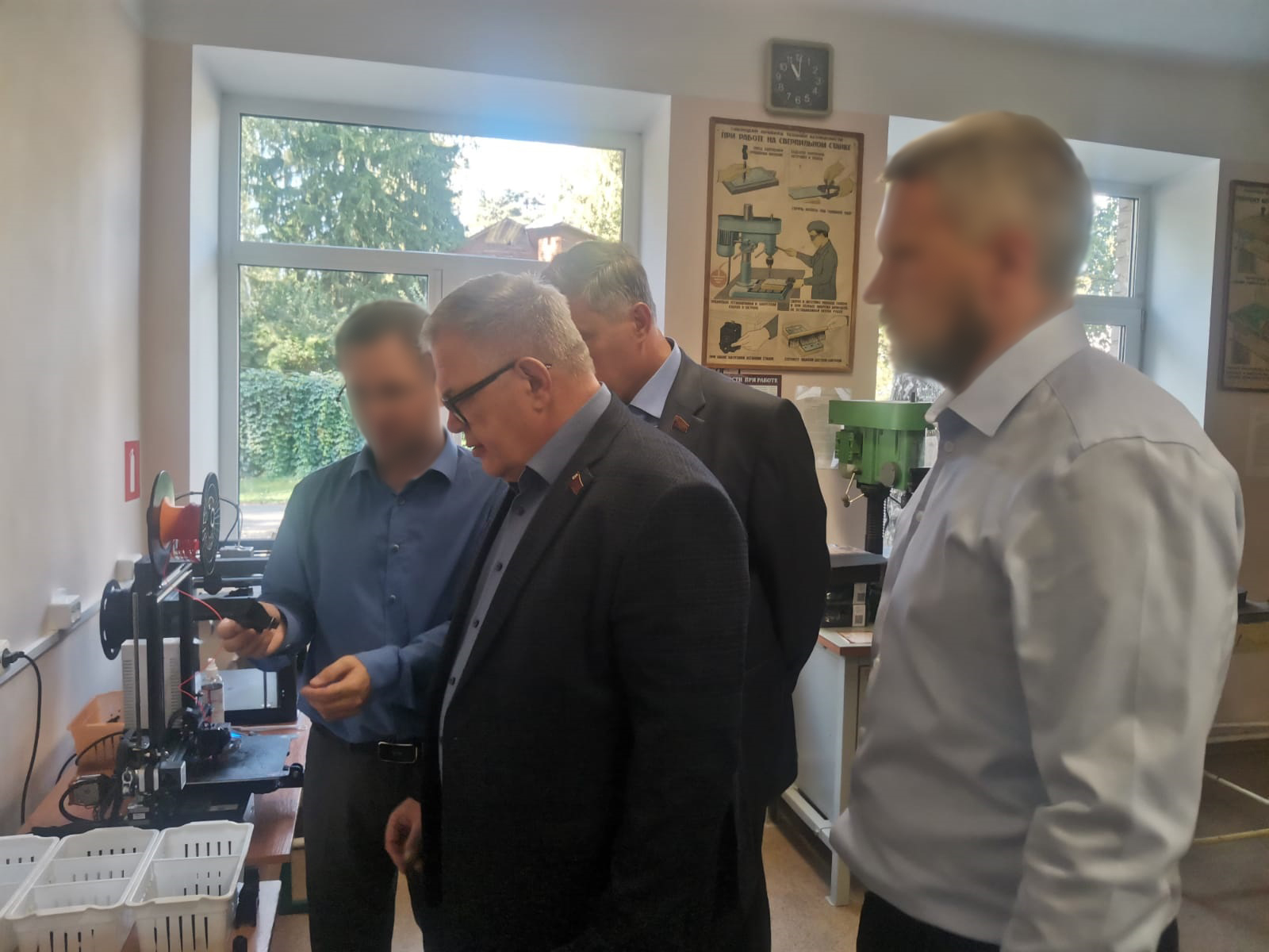 Руководитель фракции КПРФ Александр Наумов: Депутаты-коммунисты плечом к плечу помогают ковать нашу общую Победу!