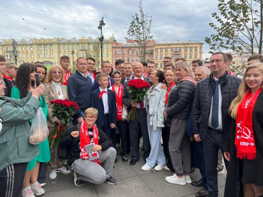 Г.А. Зюганов прибыл в Санкт-Петербург