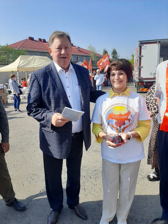 Вместе в школу детей соберем