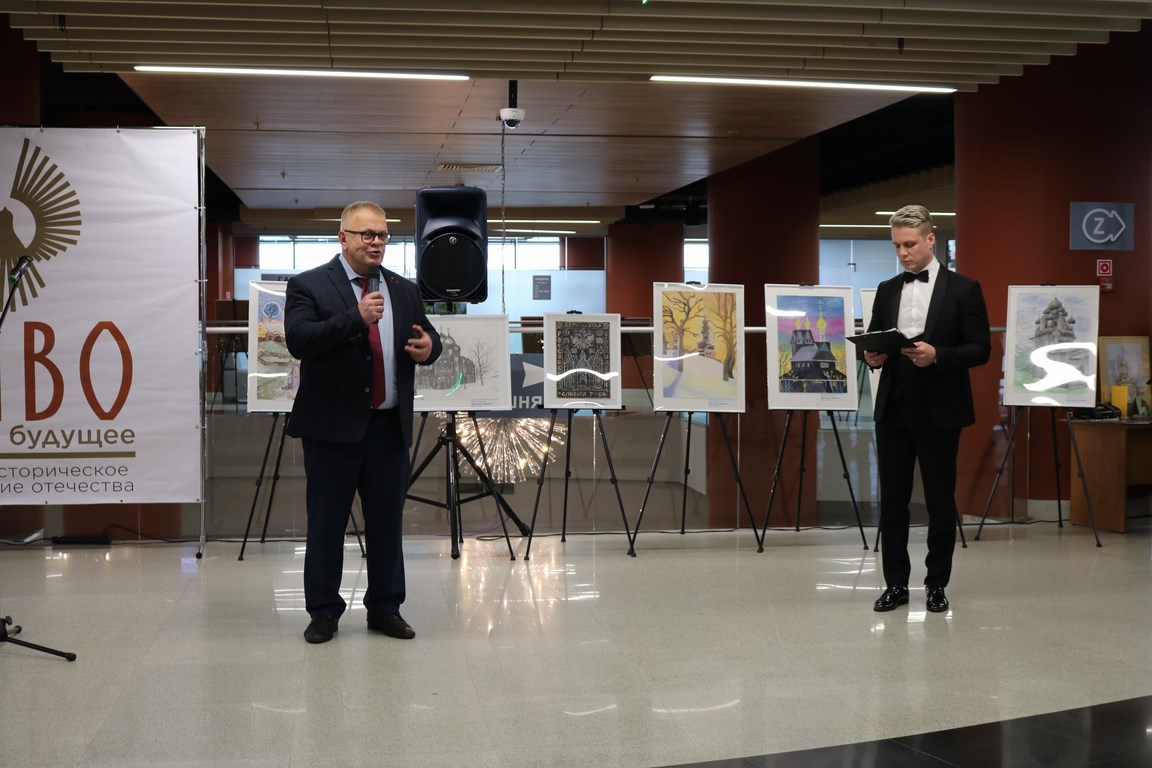 Депутаты-коммунисты Мособлдумы открыли выставку работ регионального конкурса «ДИВО»