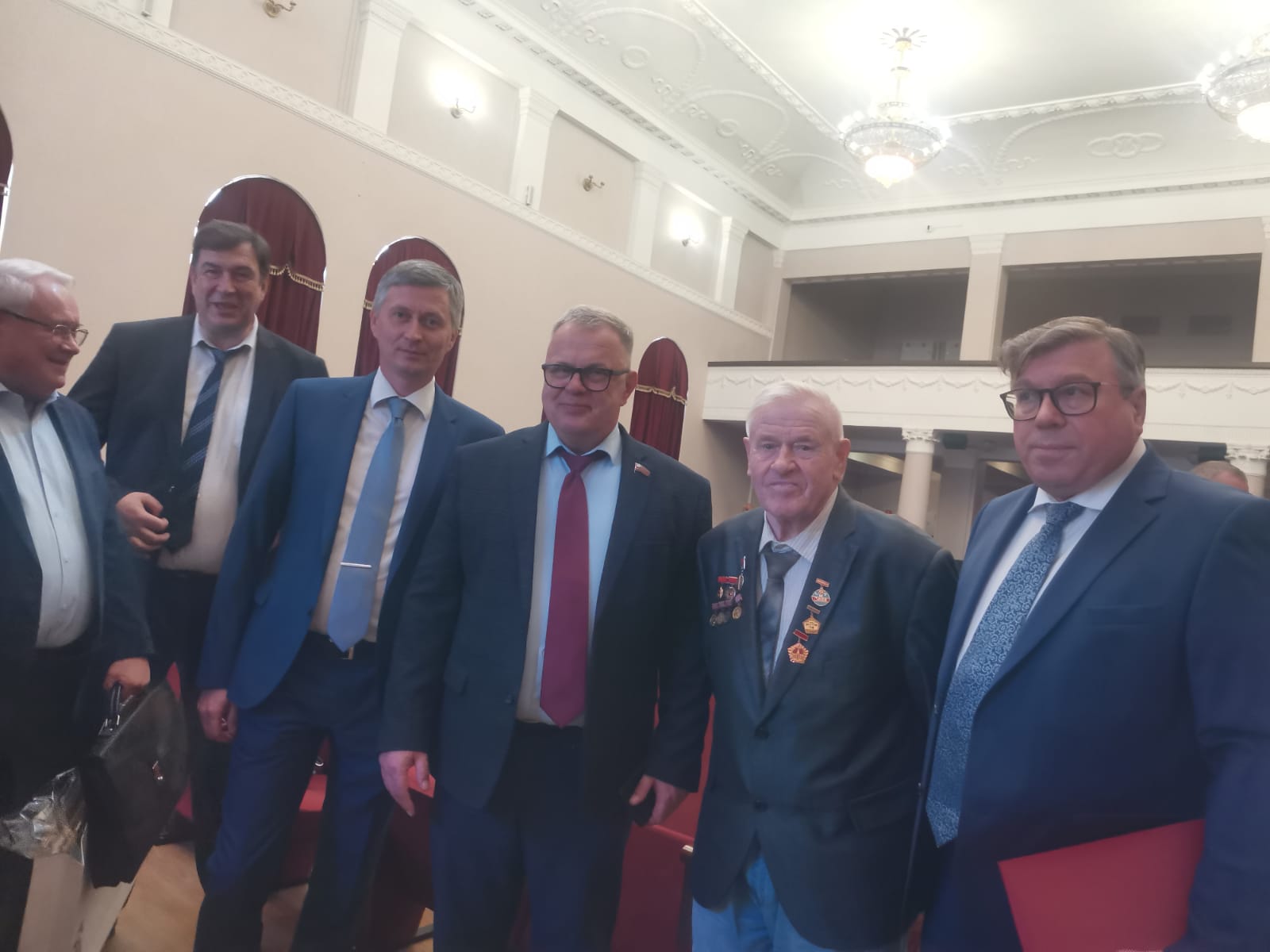 Заместитель Председателя Мособлдумы – руководитель фракции КПРФ Александр Наумов поздравил коллектив коломенского завода «Станкотех» с юбилеем