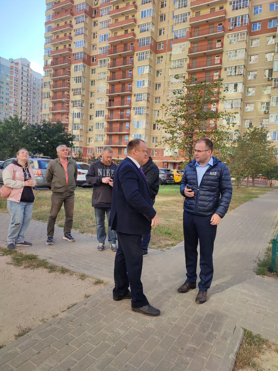 Первый заместитель председателя Совета депутатов г.о. Балашиха, депутат от КПРФ Олег Зверев продолжает встречи с жителями