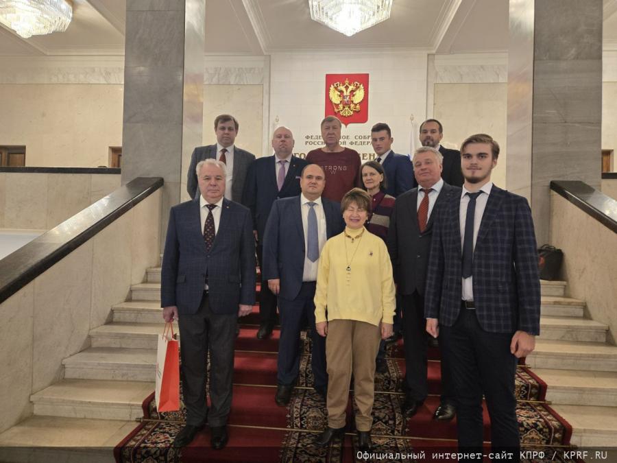 Г.А. Зюганов выступил на открывшейся в Госдуме выставке, посвященной 200-летнему юбилею русского поэта И.С. Никитина