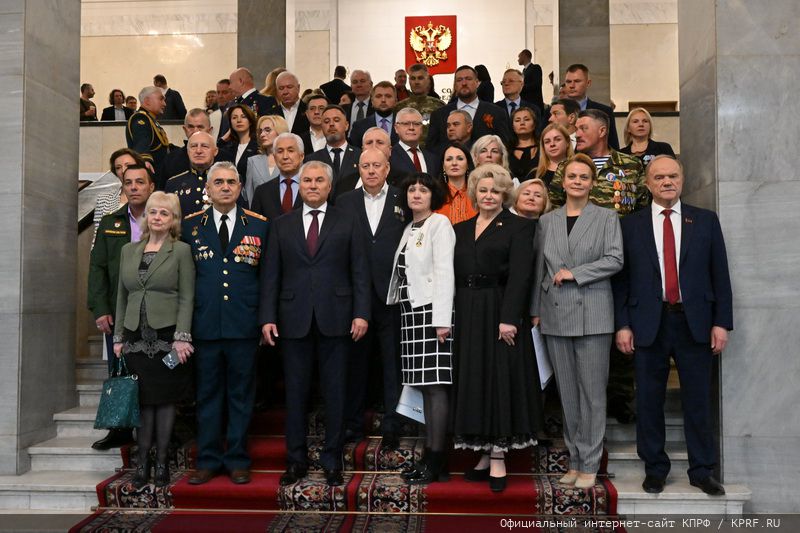 Г.А. Зюганов принял участие в открытии выставки «Отец Героя»
