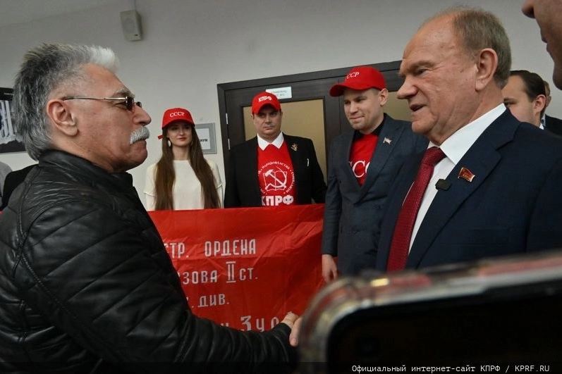 Открытие выставки картин советского/российского художника Наима Ламидова «Донбасс, мы с тобой»