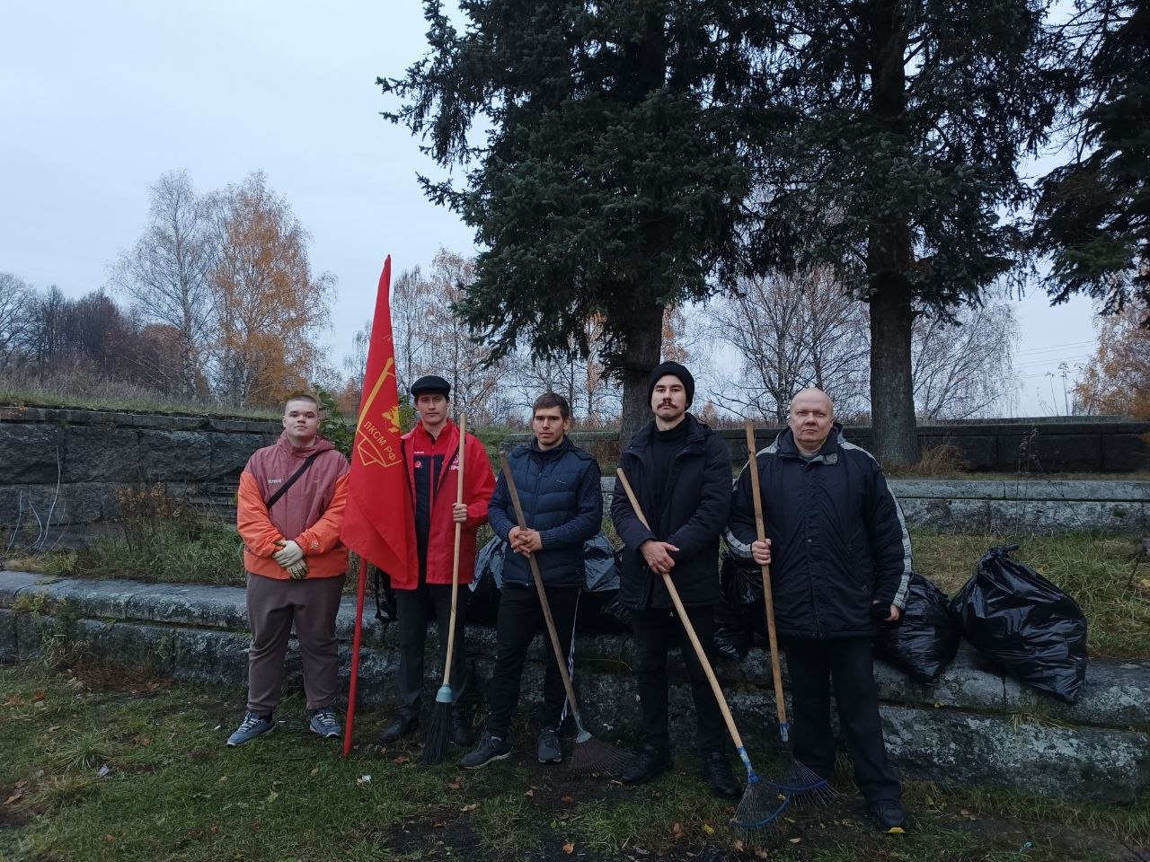 Воскресник в честь дня рождения ВЛКСМ