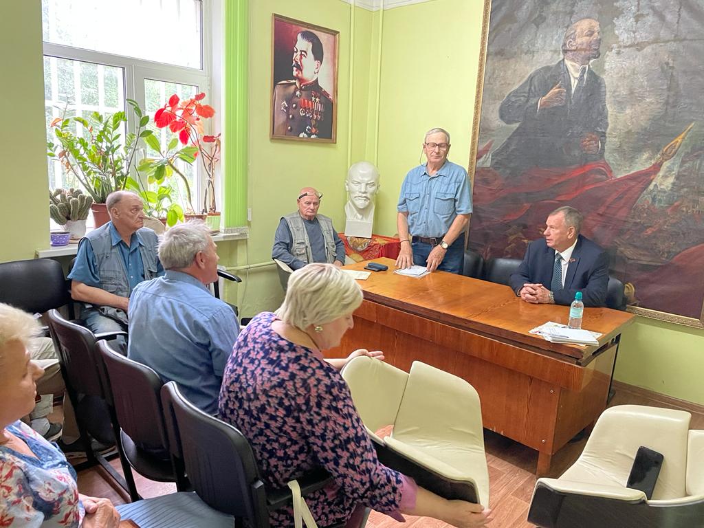 Коммунисты Солнечногорского ГК КПРФ отметили 106-летие Комсомола