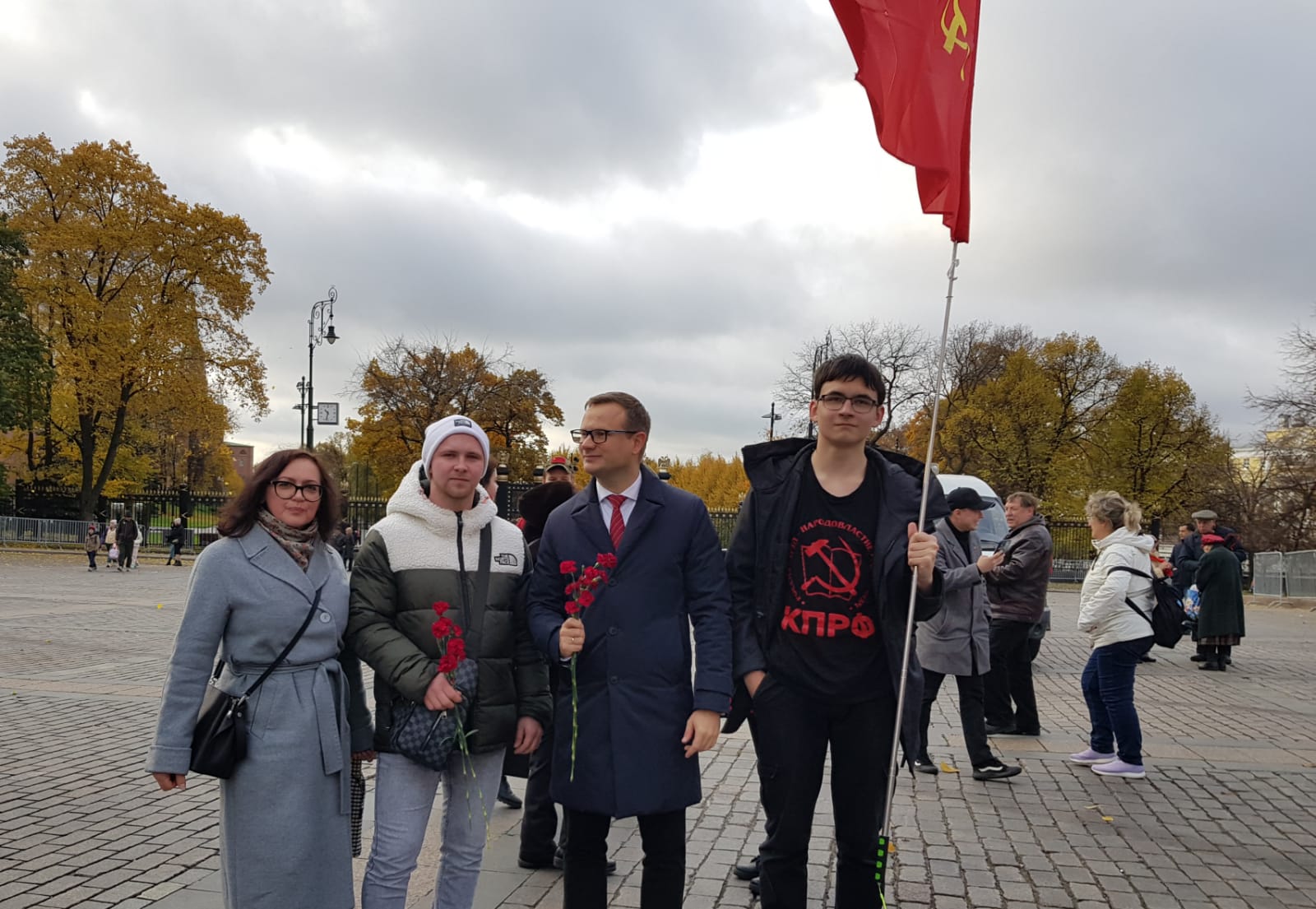 Королёвские коммунисты на возложении в 106-ю годовщину Комсомола