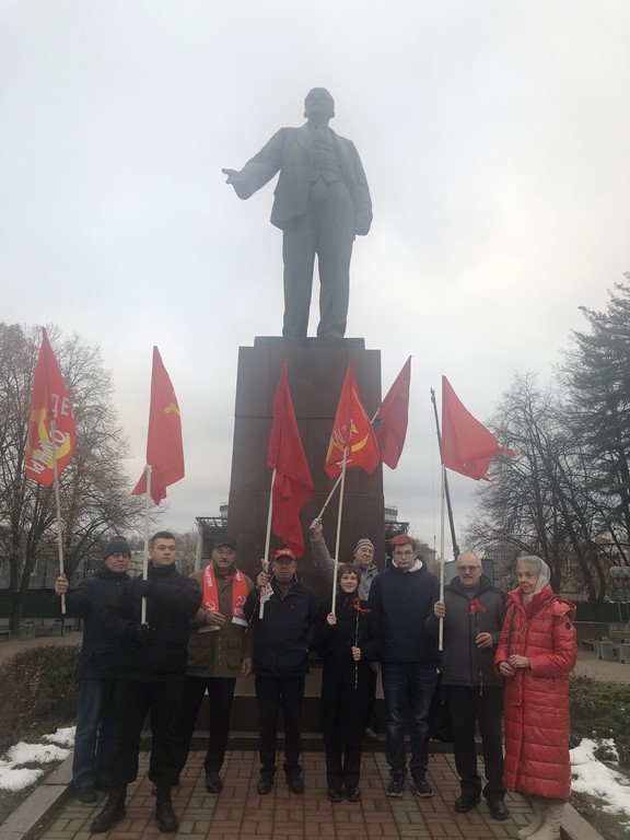 Слава Великому Октябрю!
